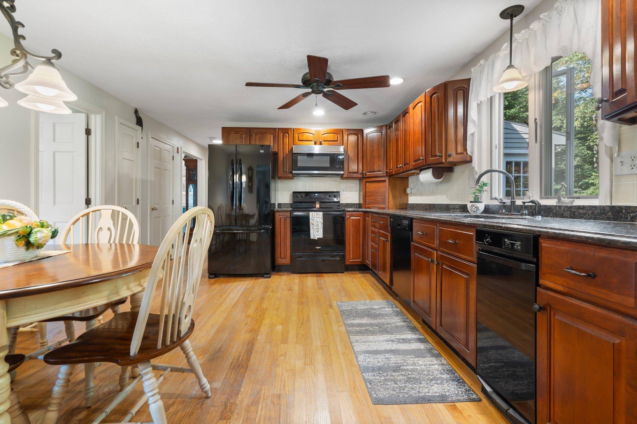 Hudson, NH 03051,6 Richman DR