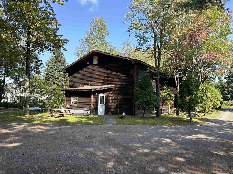 11 Lamoille ST, Essex Junction, VT 05452