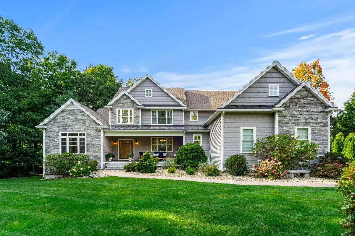 Bedford, NH 03110,4 Knoll Crest DR