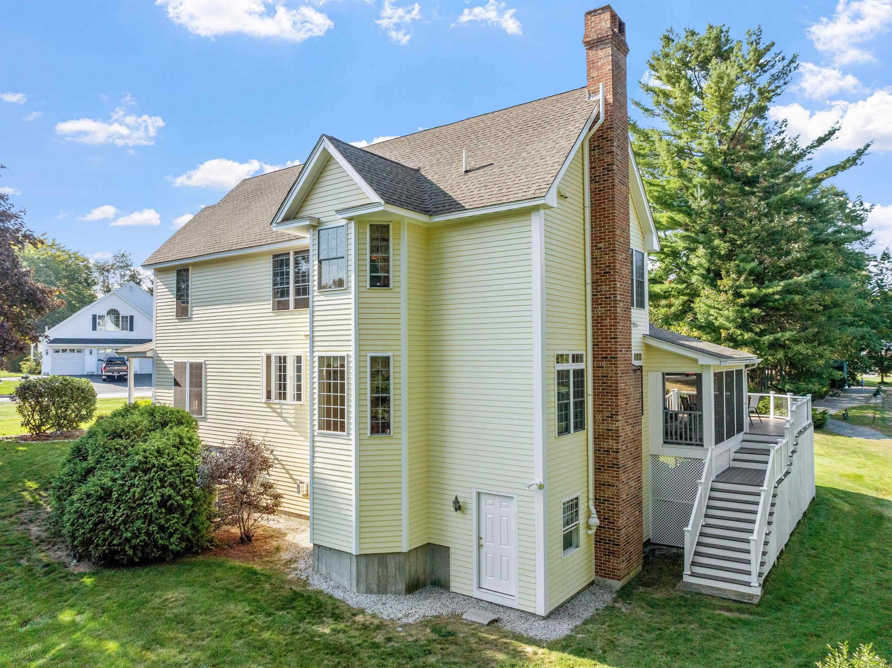 Concord, NH 03301,8 Oakmont DR
