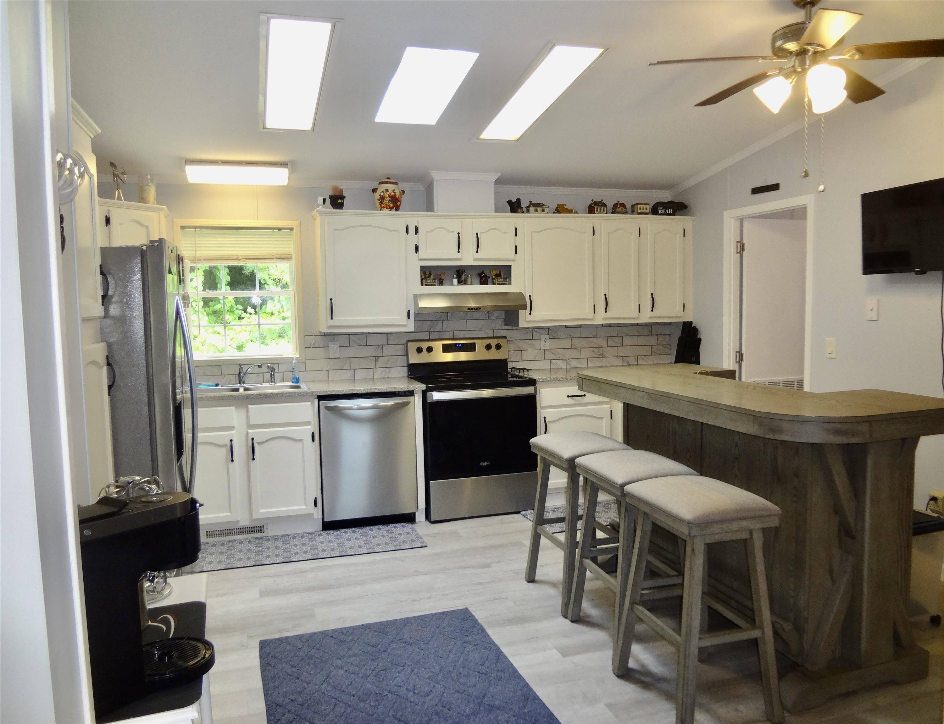 Laconia, NH 03246,254 Wellington DR