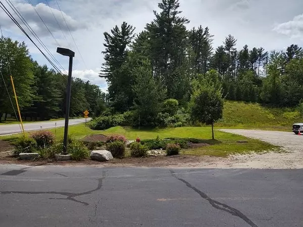 Hooksett, NH 03106,254 West River RD