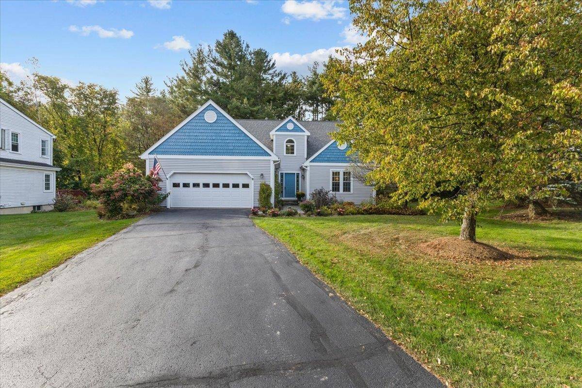 8 Spruce LN, Essex Junction, VT 05452