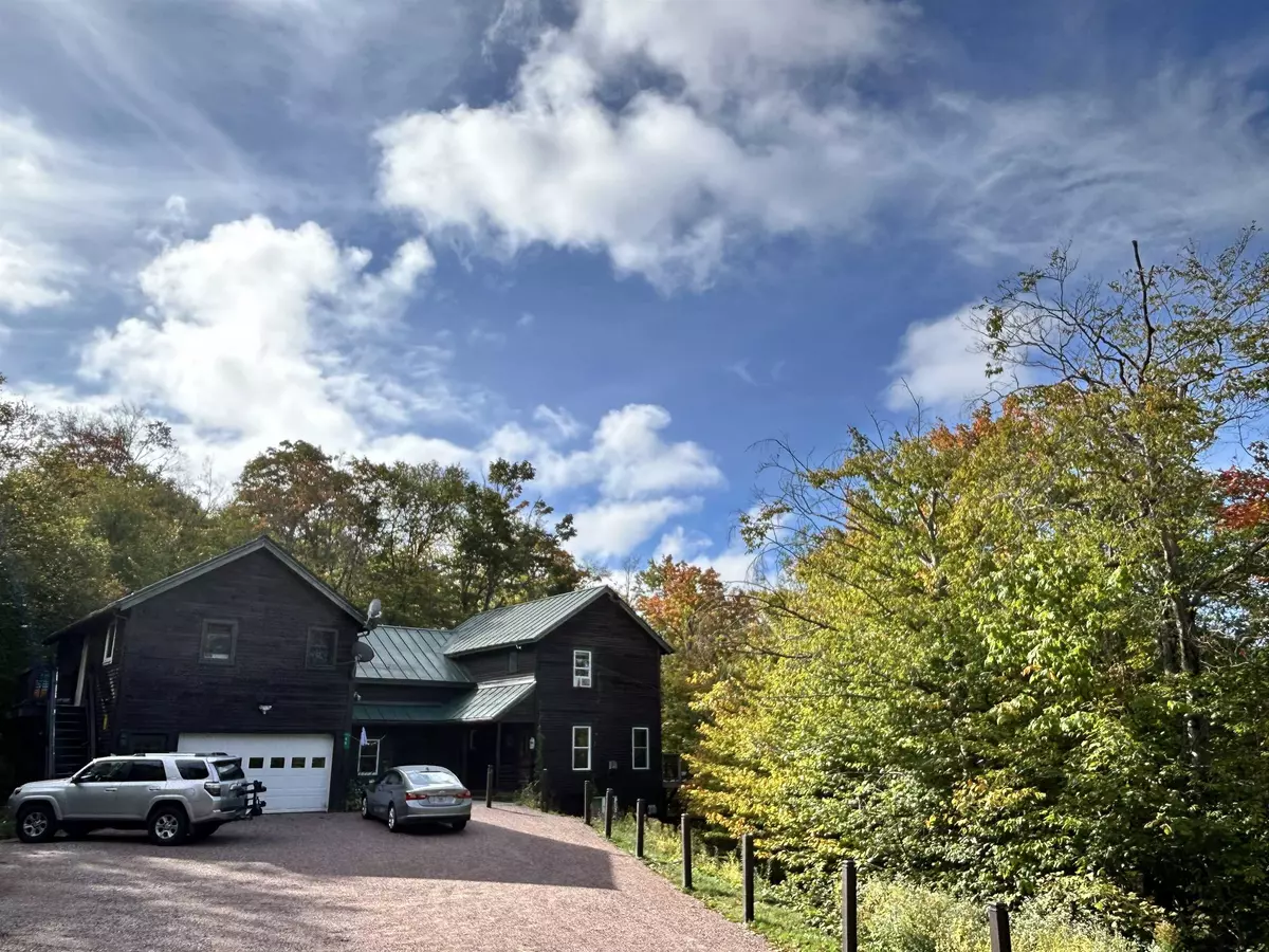 Bolton, VT 05676,46 Thacher RD