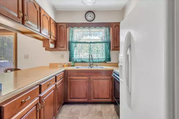 Colchester, VT 05446,213 Hidden Oaks DR