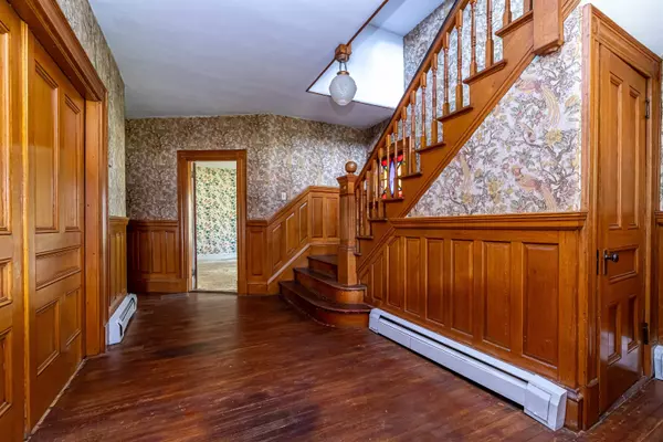 Mont Vernon, NH 03057,2 N Main ST