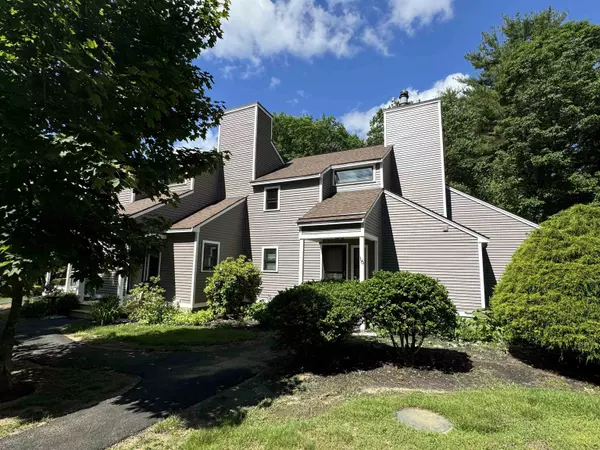 16 Kirriemuir RD, Stratham, NH 03885