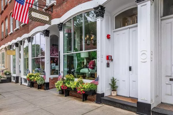 Woodstock, VT 05091,21 Central ST #3rd floor