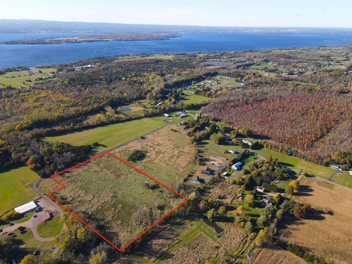 Grand Isle, VT 05458,15 Hanson LN