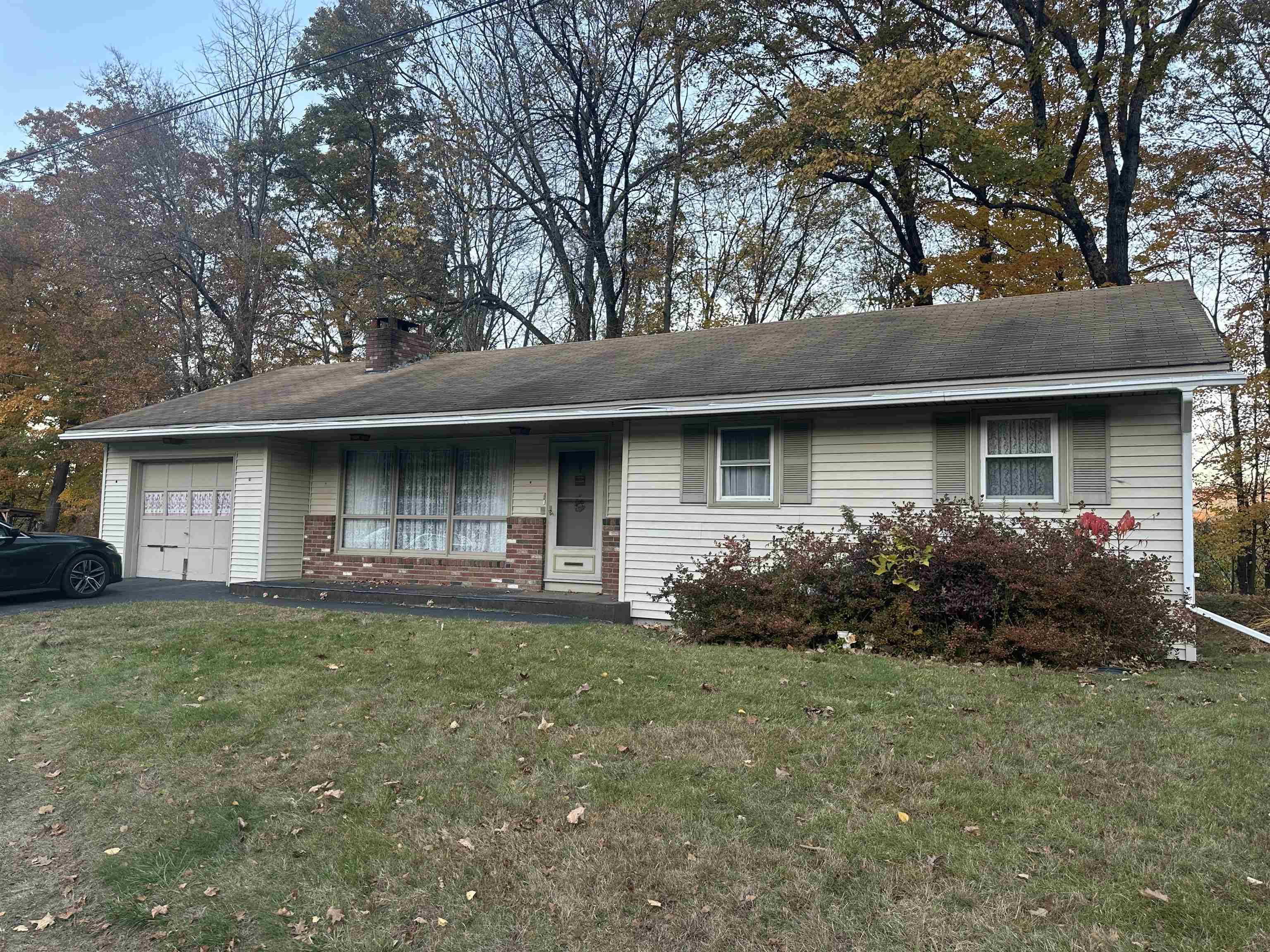242 Huntington DR, Windsor, VT 05089