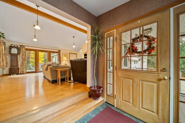 Litchfield, NH 03052,9 Century LN