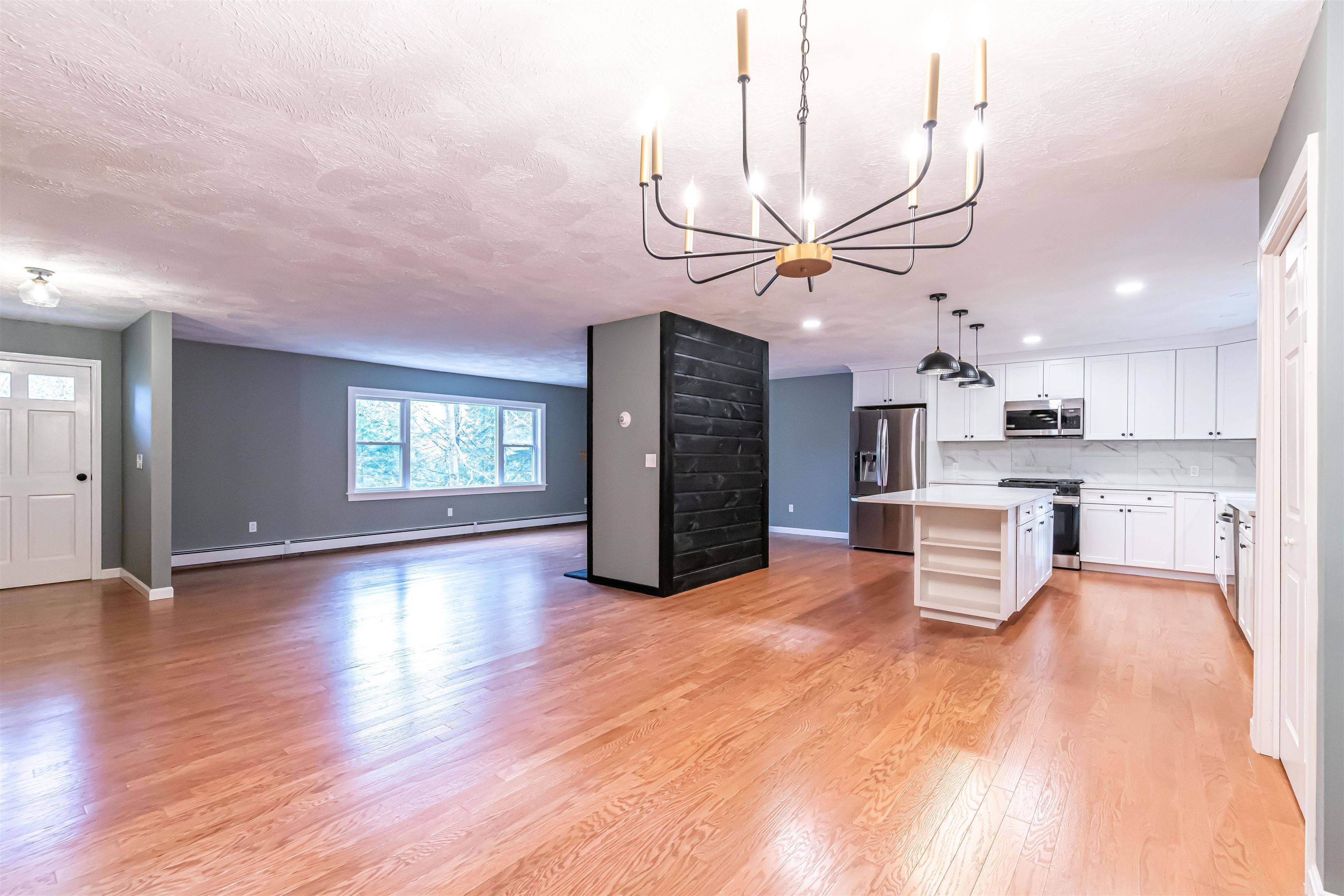 9 Hilltop DR, Plymouth, NH 03264