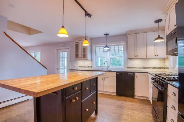 Bartlett, NH 03845,63 Ridge RD