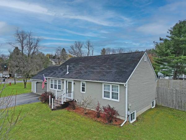 23 Bayview LN, Shelburne, VT 05482