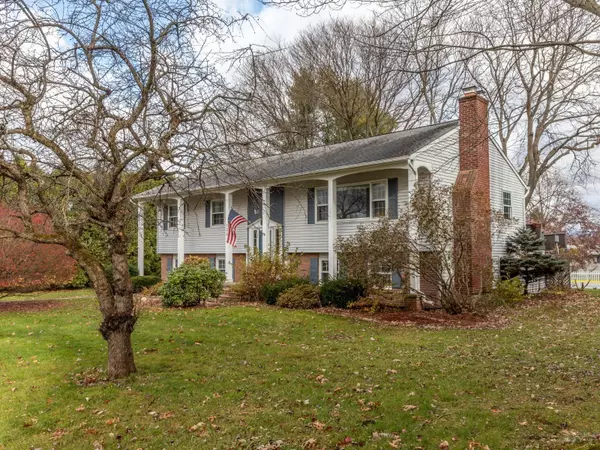 105 Stirrup CIR,  Williston,  VT 05495