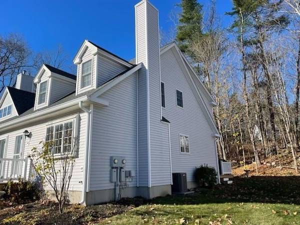 4 Wingate LN #4, Dover, NH 03820