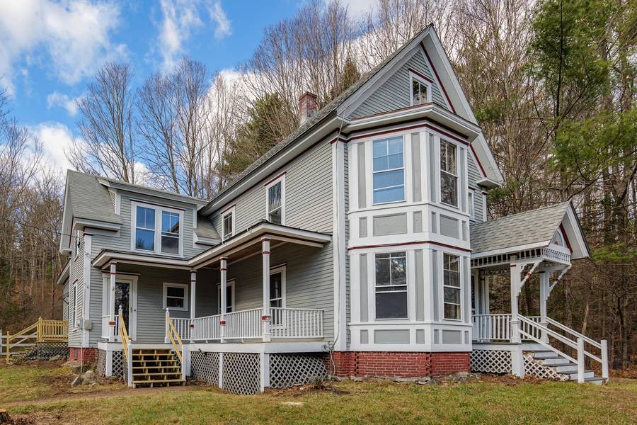 16 Old Sutton RD, Bradford, NH 03221