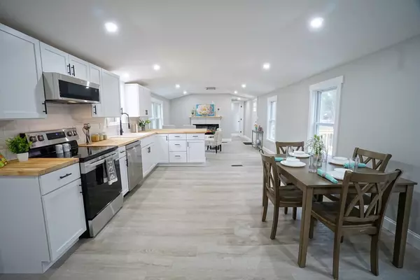 Sandown, NH 03873,30 Brian ST