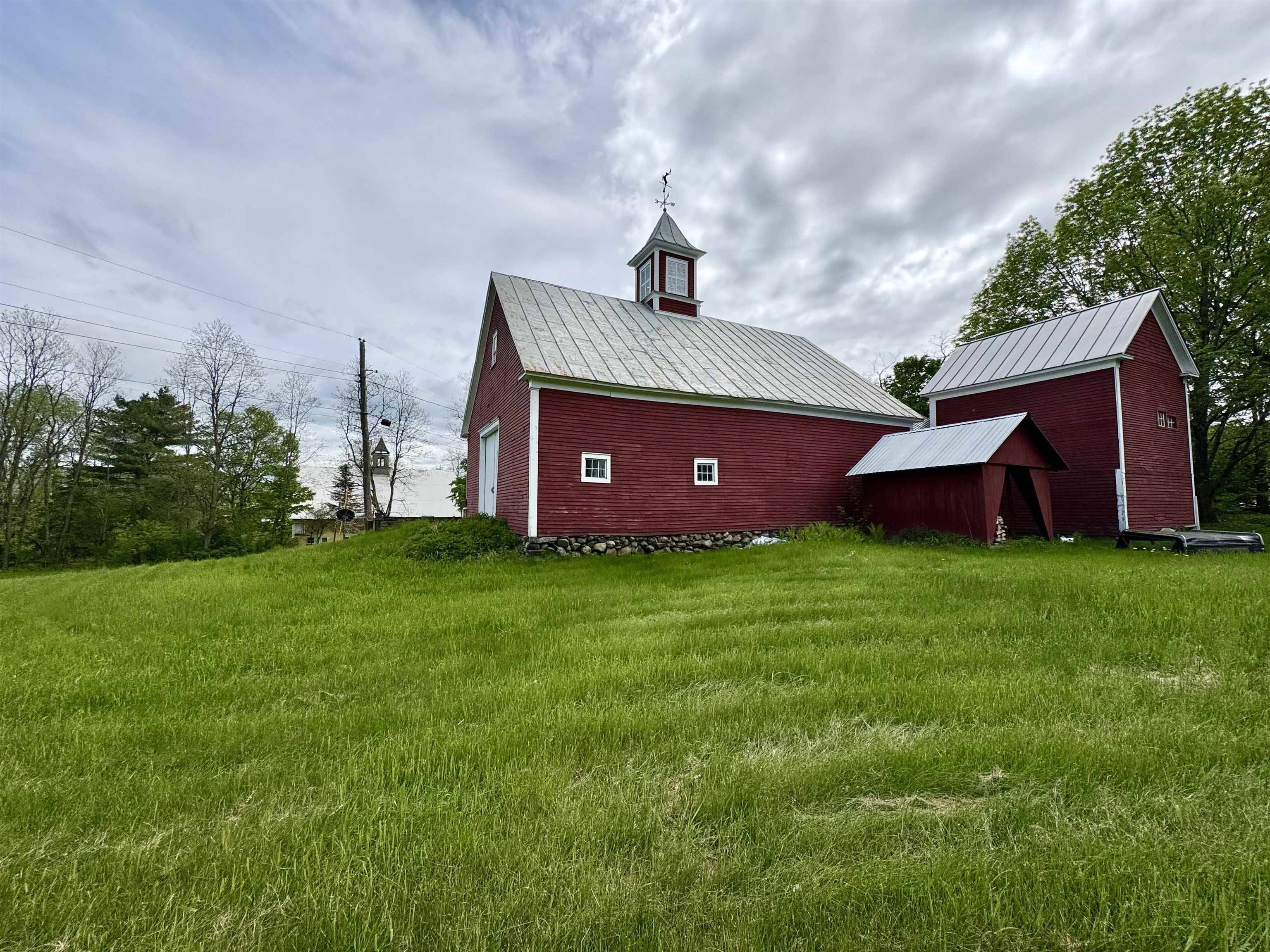 Newbury, VT 05051,68 Doe LN
