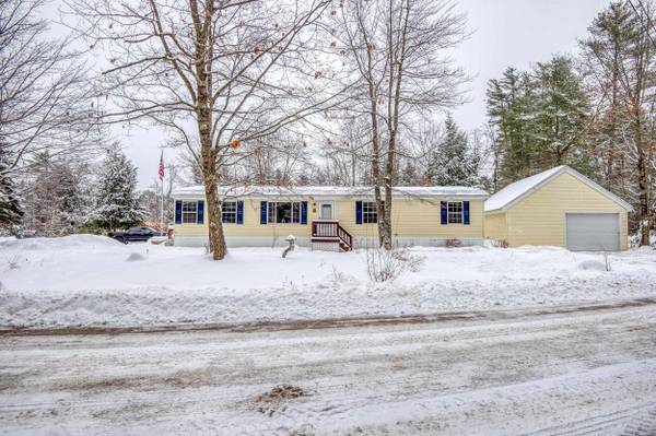 6 Butternut LN, Tamworth, NH 03883