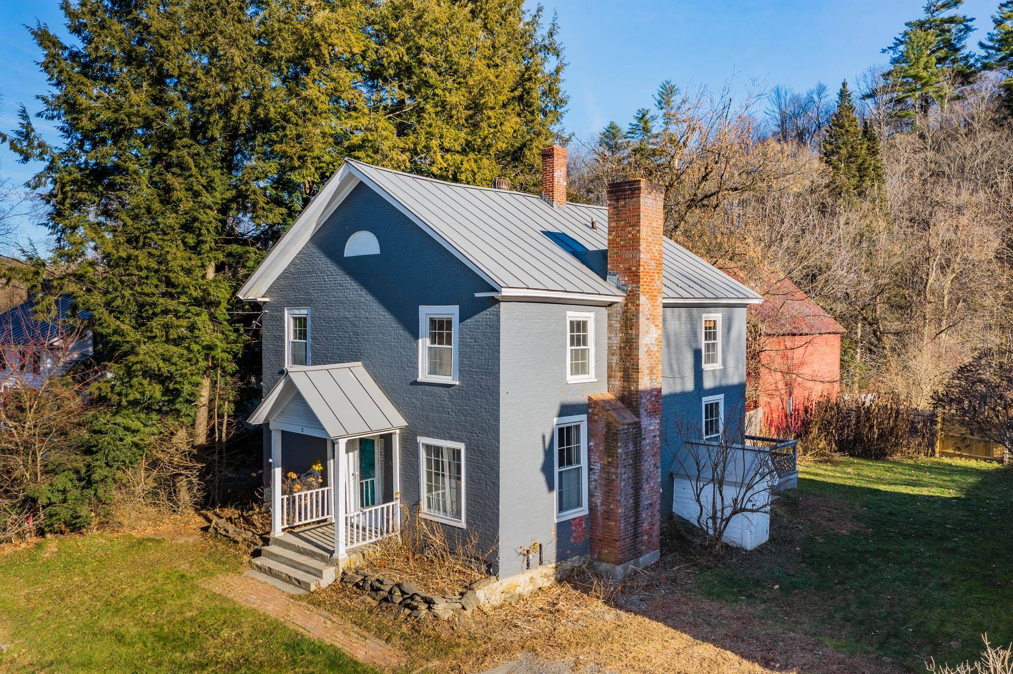 5 Brownsville RD, Hartland, VT 05049