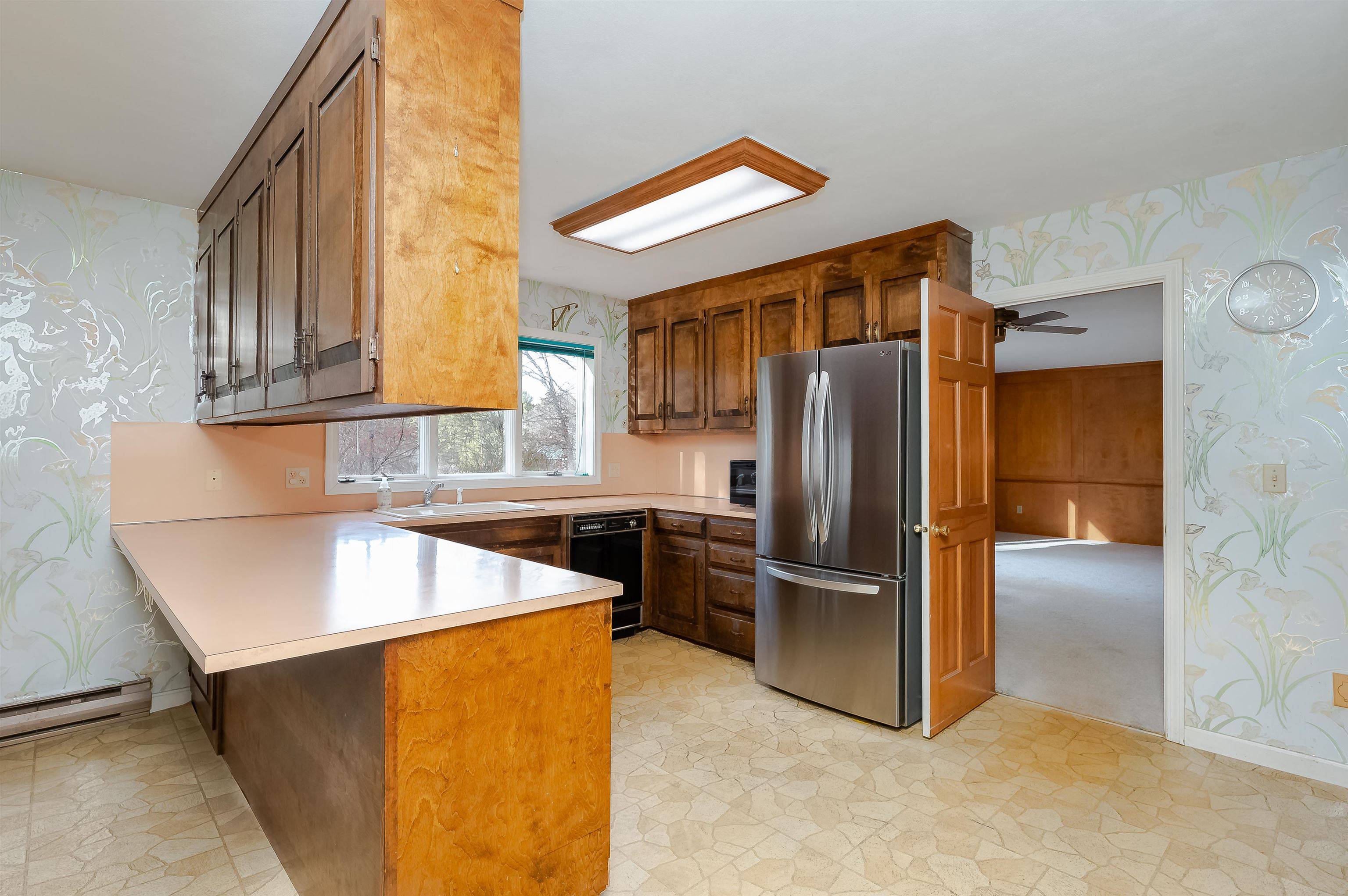 Durham, NH 03824,23 Riverview RD