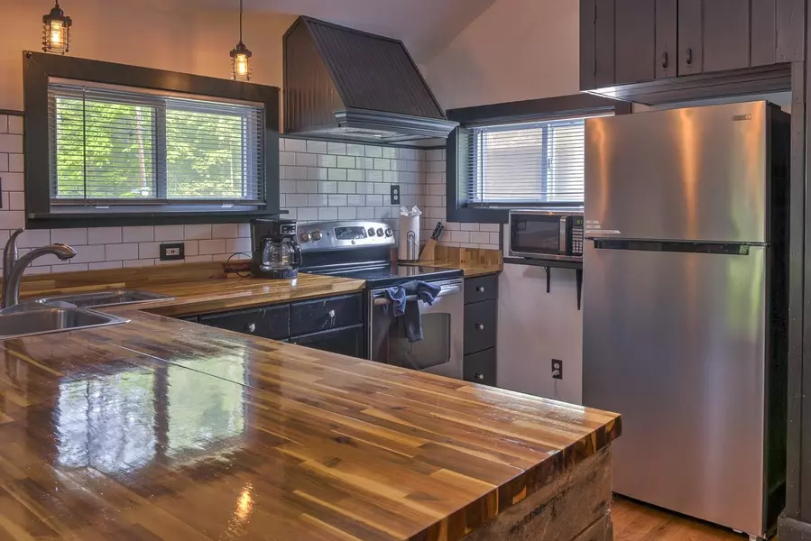 49 Forest Lake CIR, Winchester, NH 03470