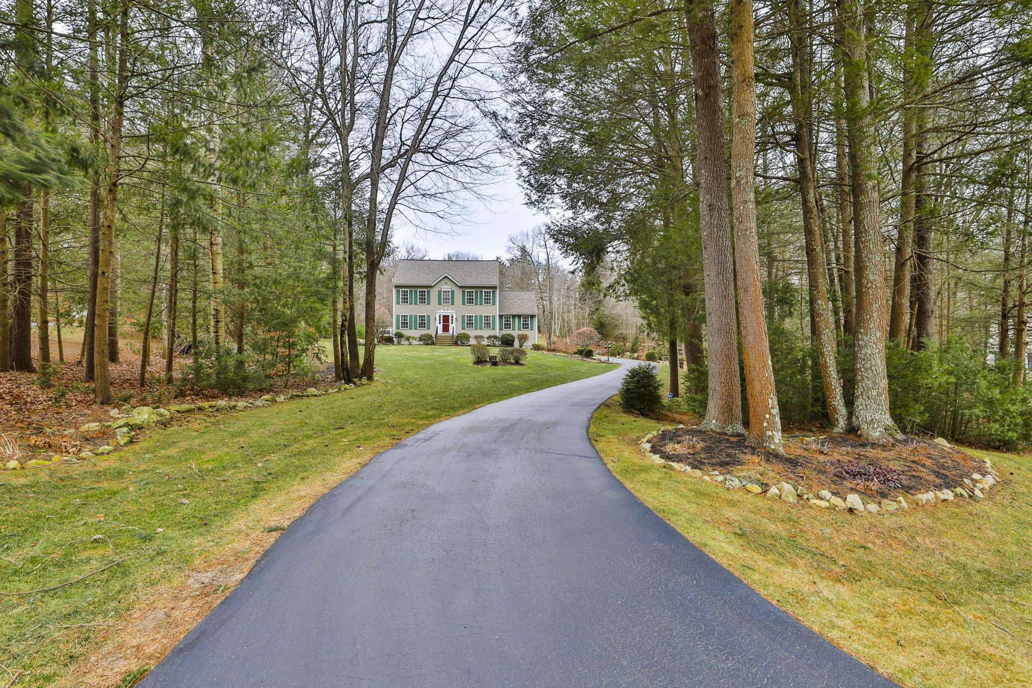 Brentwood, NH 03833,76 Lyford LN