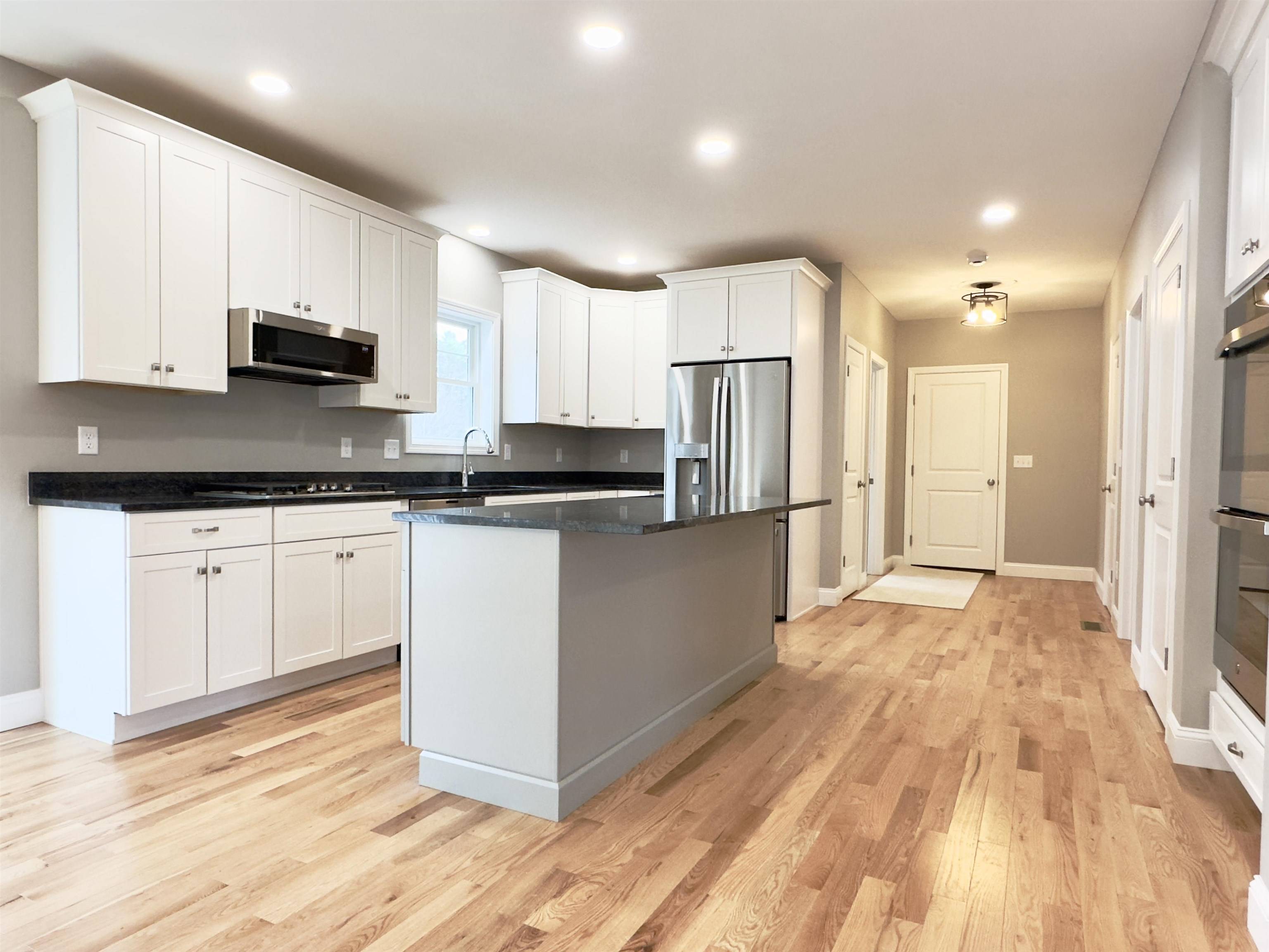 Concord, NH 03301,7 Shelburne LN
