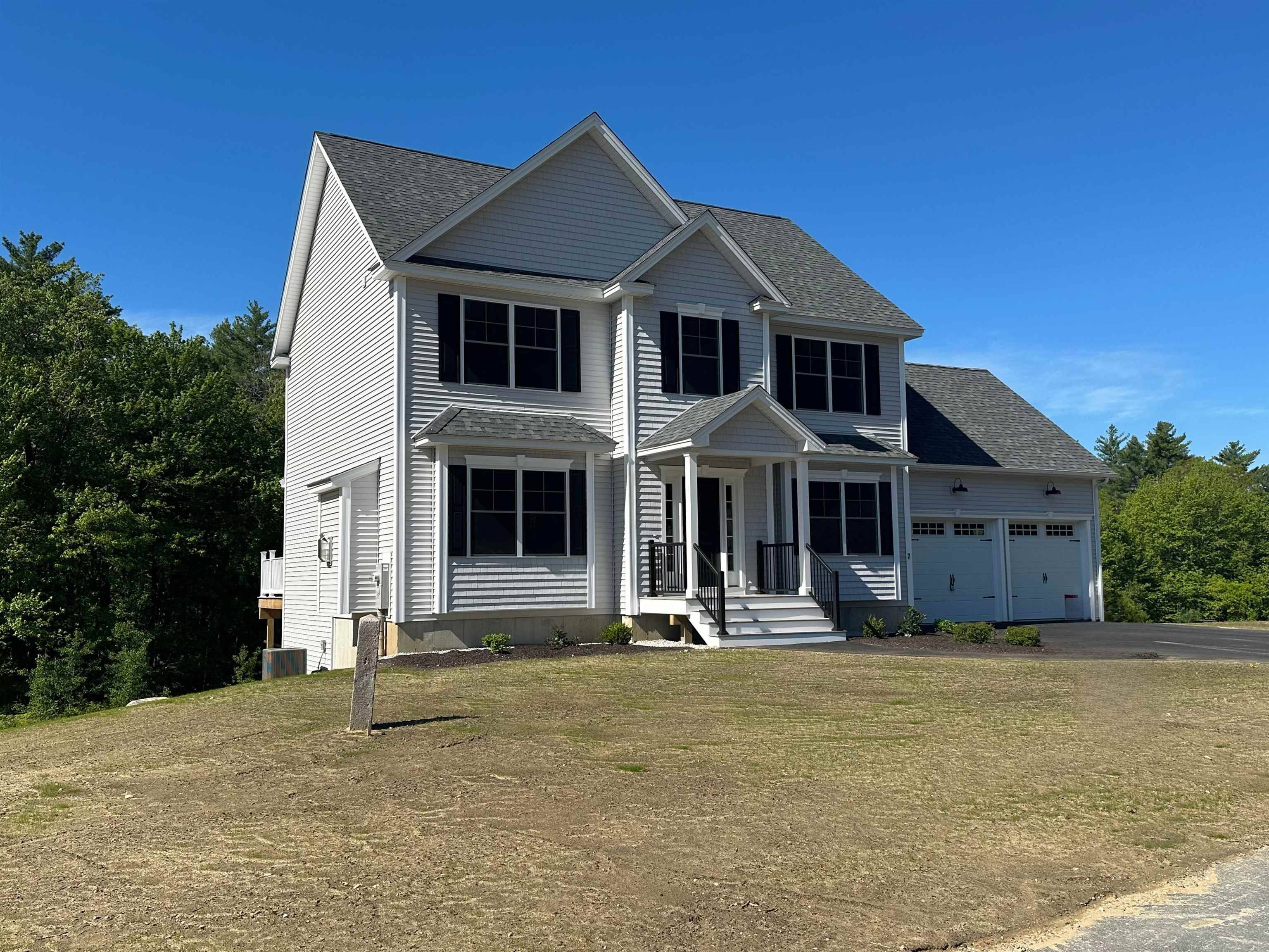 Concord, NH 03301,7 Shelburne LN