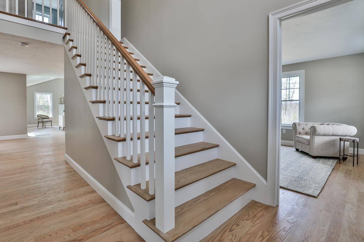 Brookline, NH 03033,121 North Mason RD