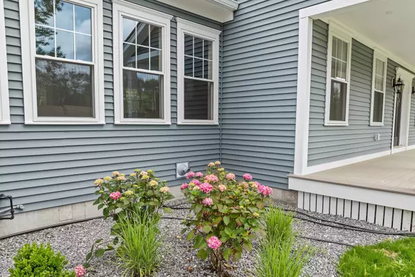 Meredith, NH 03253,2 Namak WAY