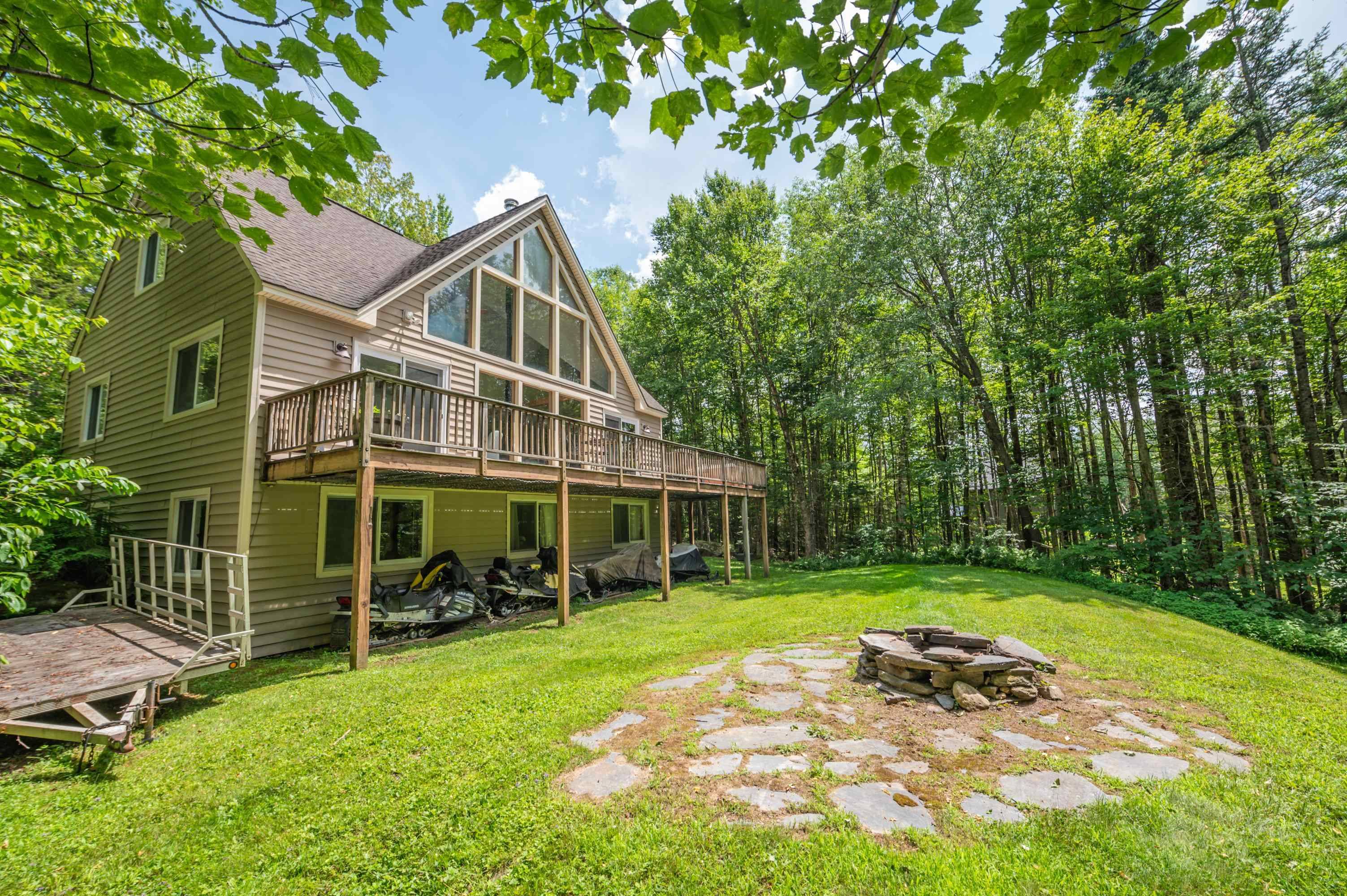 19 Village East RD, Wilmington, VT 05363