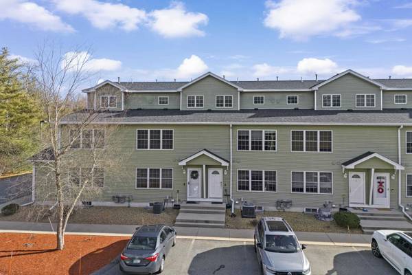 4 Steeple Chase RD, Hampstead, NH 03841