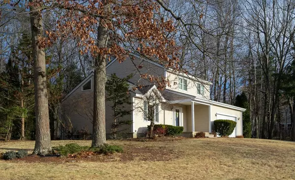 Hooksett, NH 03106,15 Julia DR