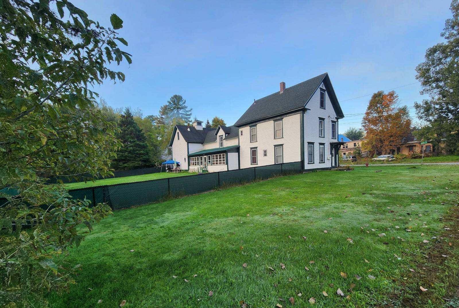 25 Park ST, Barton, VT 05822