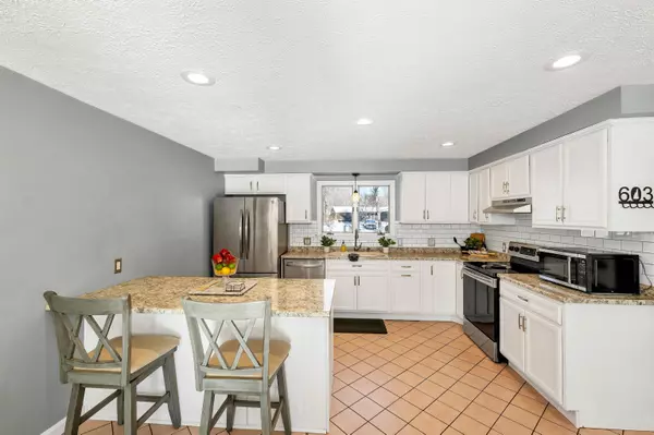 Candia, NH 03034,118 Douglas DR