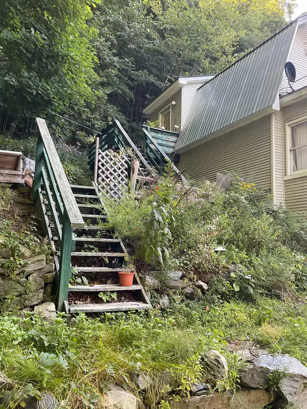 Bethel, VT 05032,39 Livery Stable ST