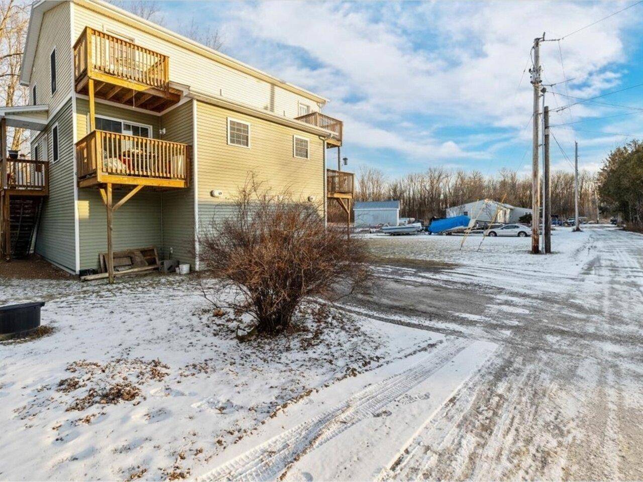 St. Albans Town, VT 05478,437 Lapan RD