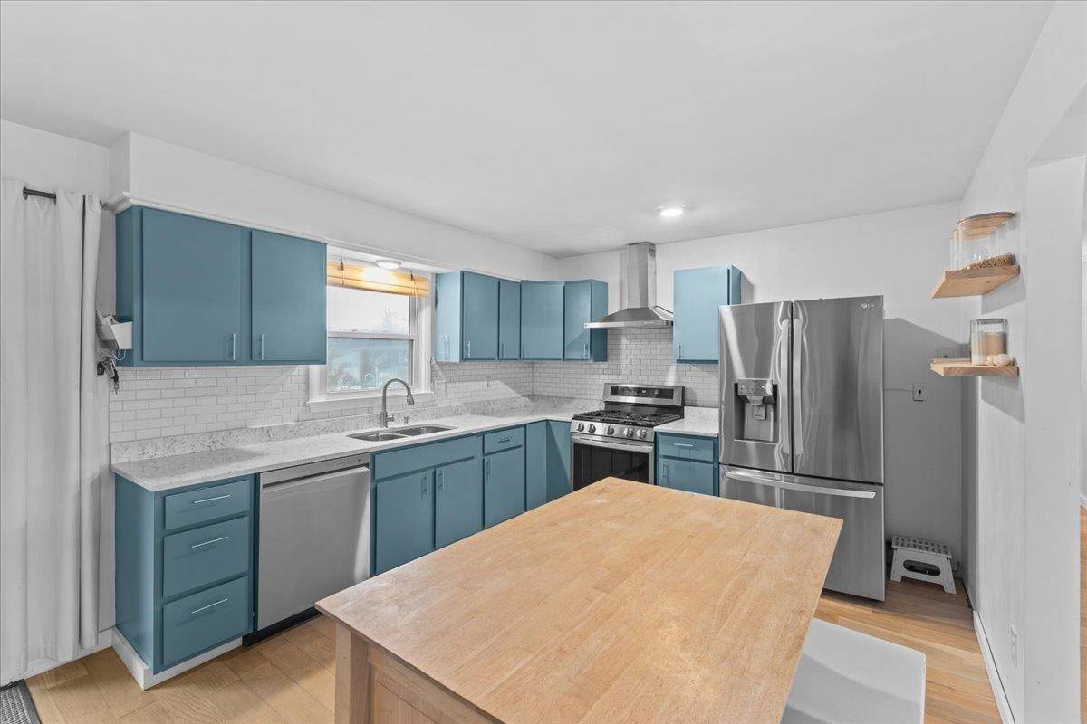 South Burlington, VT 05403,3 Southview DR