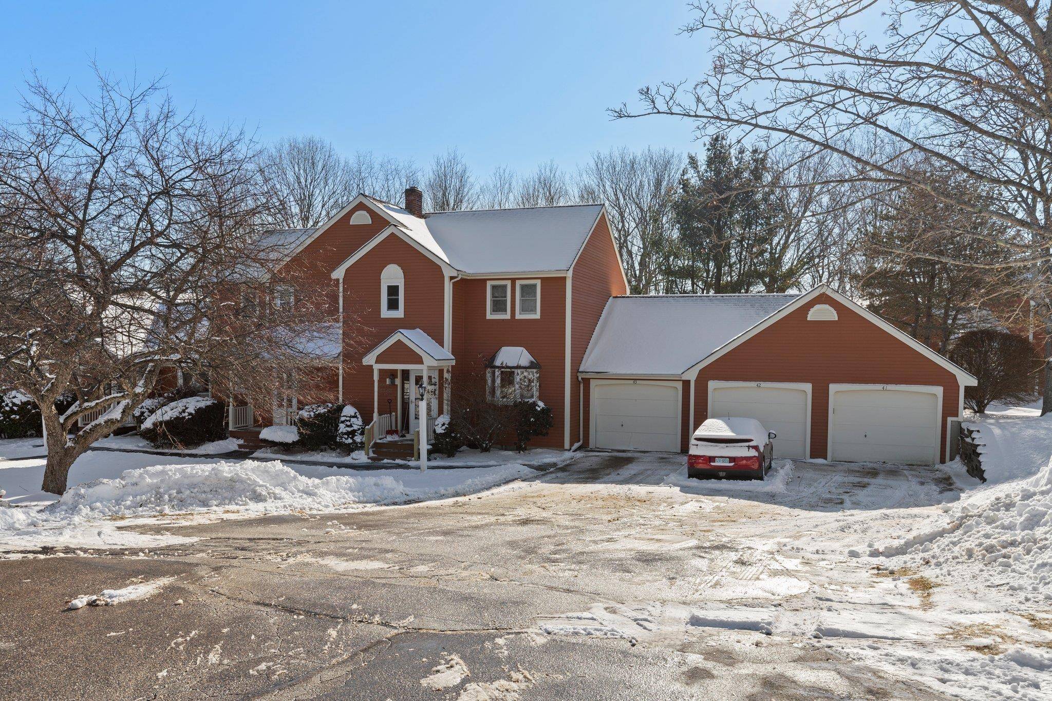 42 Katie LN,  Dover,  NH 03820