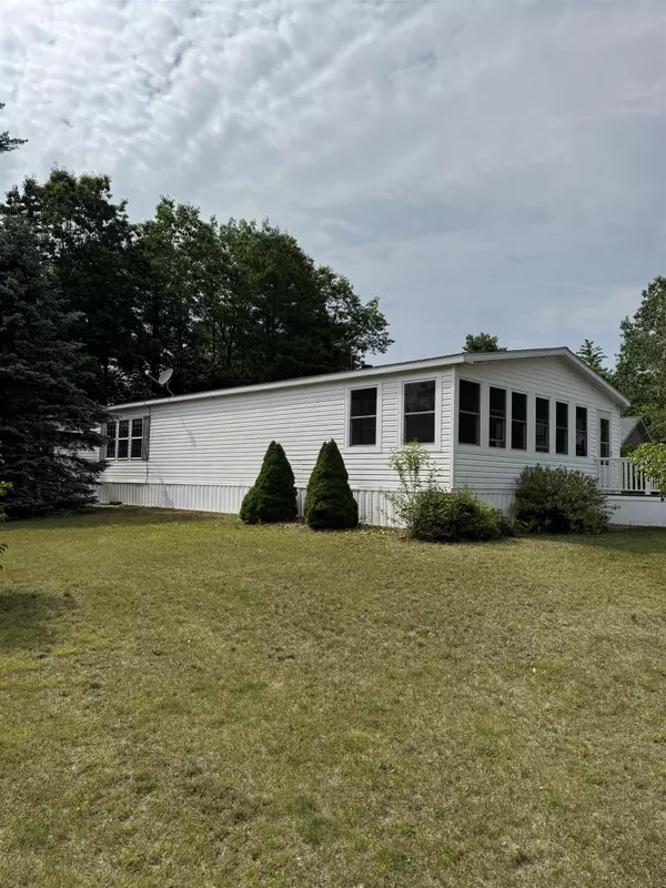 Rochester, NH 03868,39 Temple DR