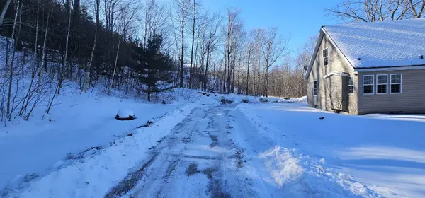 Pownal, VT 05261,663 Sweet RD