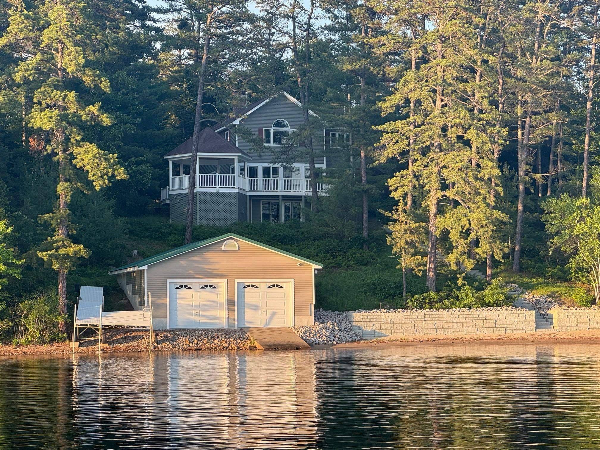 112 N Broad Bay RD, Freedom, NH 03836