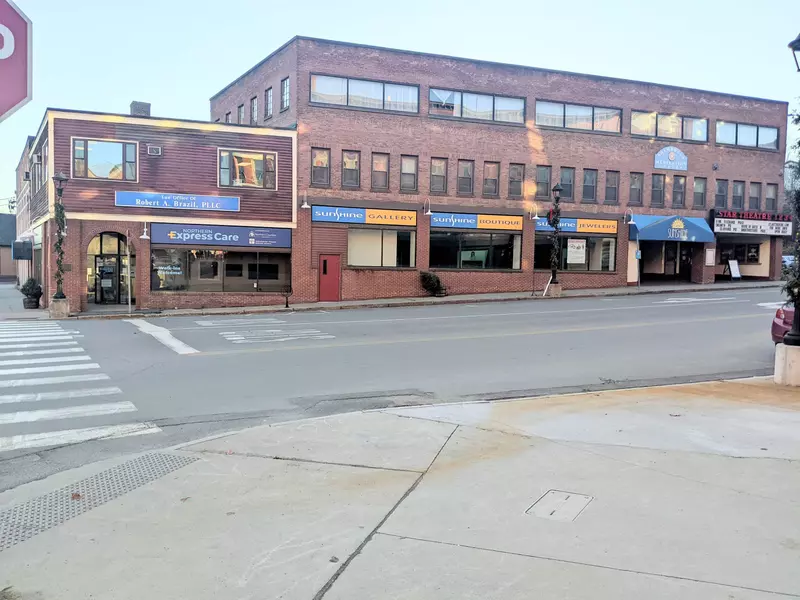 17 Eastern AVE #Second Level, St. Johnsbury, VT 05819