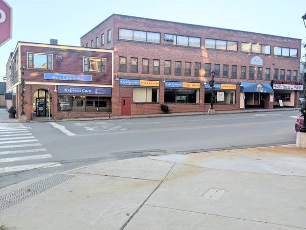 17 Eastern AVE #Second Level, St. Johnsbury, VT 05819