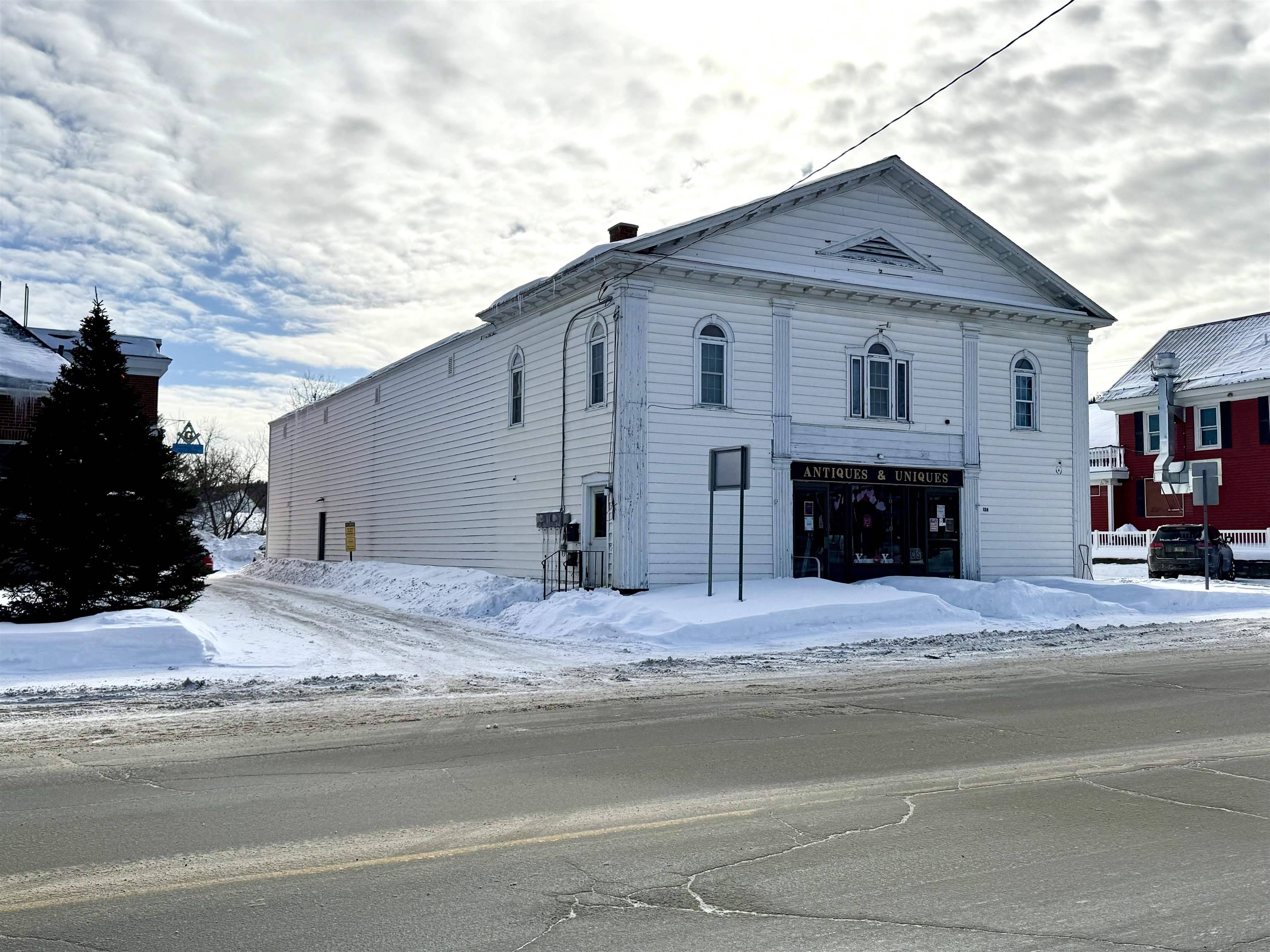 Colebrook, NH 03576,124 Main ST