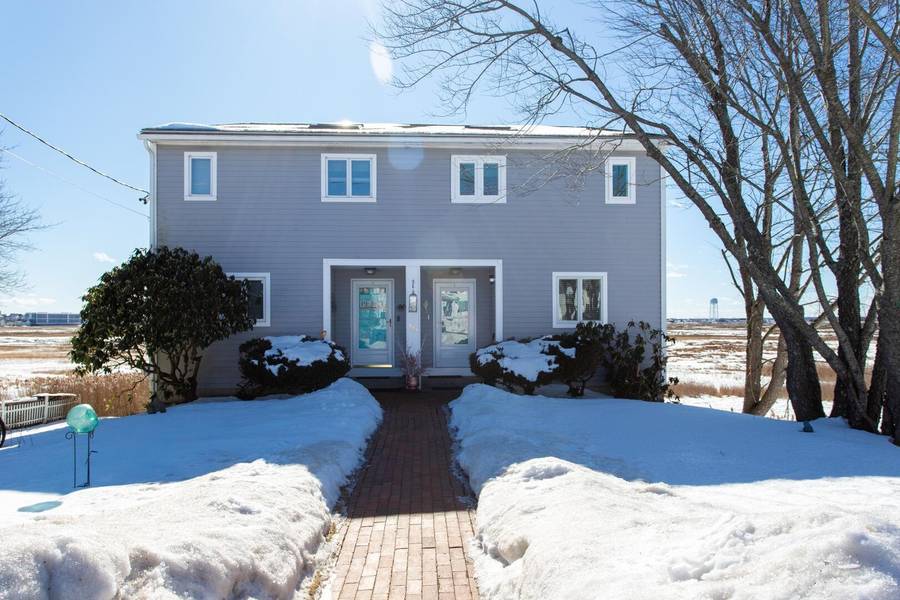 483 Winnacunnett RD #West side, Hampton, NH 03842