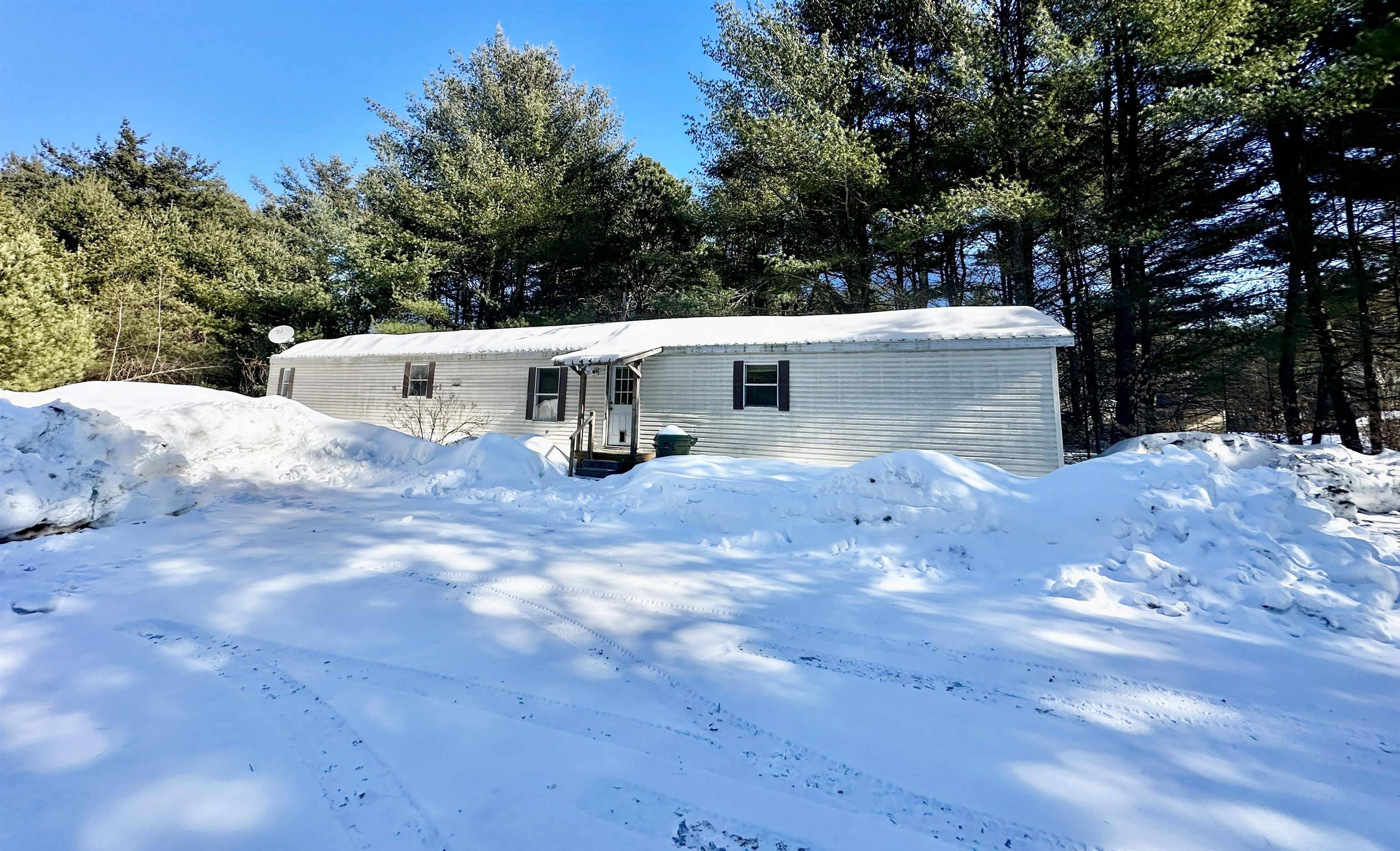 67 Leisure DR, Ossipee, NH 03864