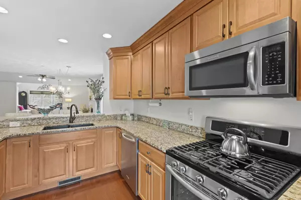 Pelham, NH 03076,22 Whispering Oaks RD